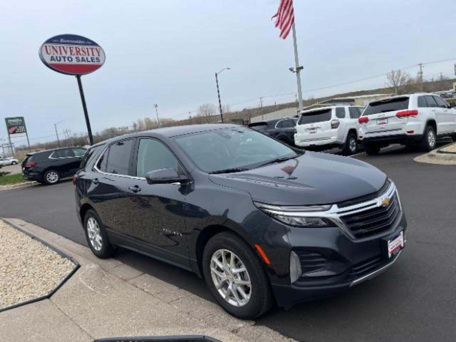 2022 Iron Gray Metallic Chevrolet Equinox LT 1.5 2WD (2GNAXKEV9N6) with an 1.5L L4 DIR DOHC 16V TURBO engine, 6-Speed Automatic transmission, located at 745 S Robert St, St. Paul, MN, 55107, (651) 222-2991, 44.923389, -93.081215 - Photo #7