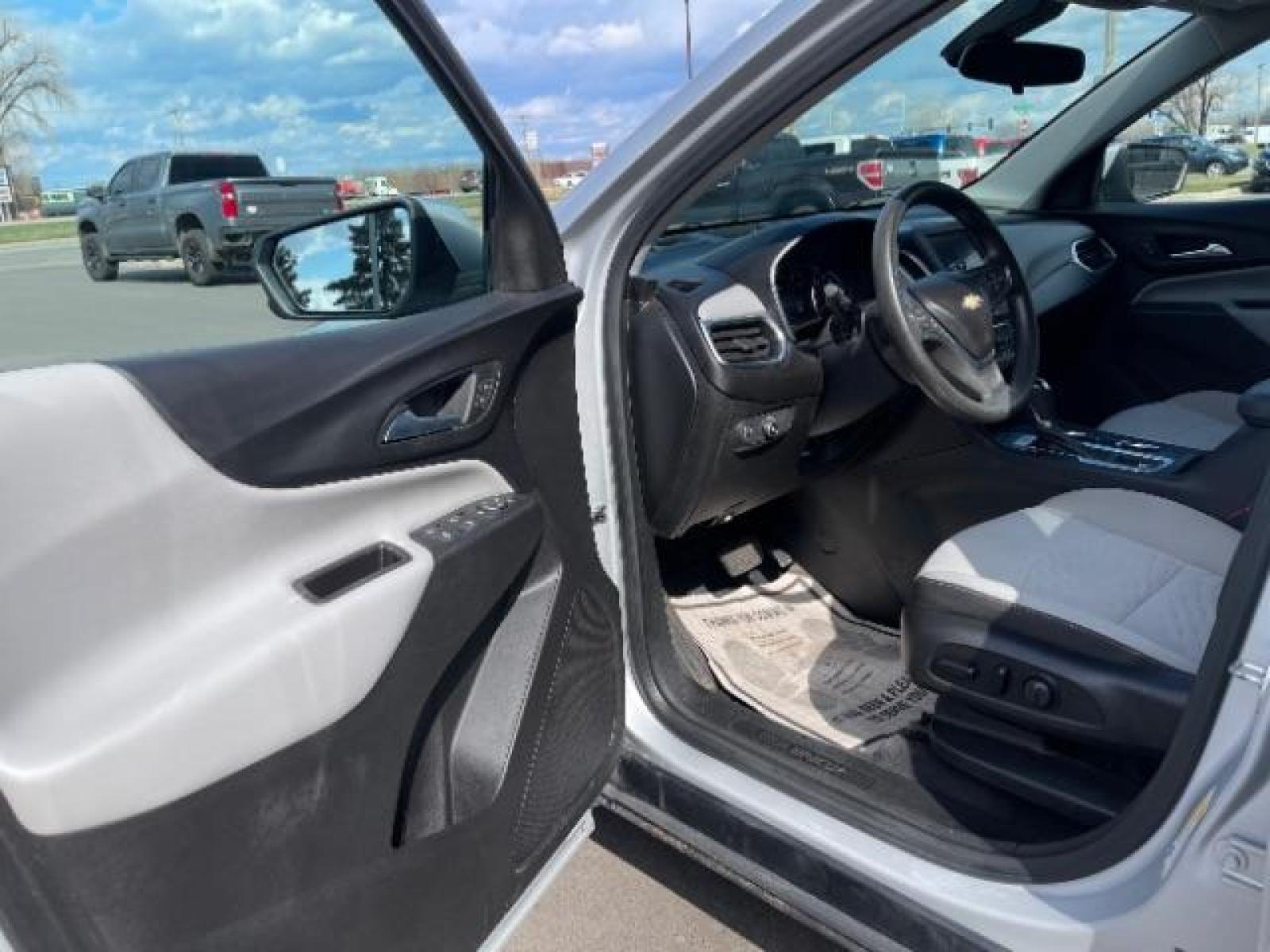 2020 Silver Ice Metallic Chevrolet Equinox LT 2WD (2GNAXJEV5L6) with an 1.5L L4 DIR DOHC 16V TURBO engine, 6-Speed Automatic transmission, located at 3301 W Hwy 13, Burnsville, MN, 55337, (952) 460-3200, 44.775333, -93.320808 - Photo #9
